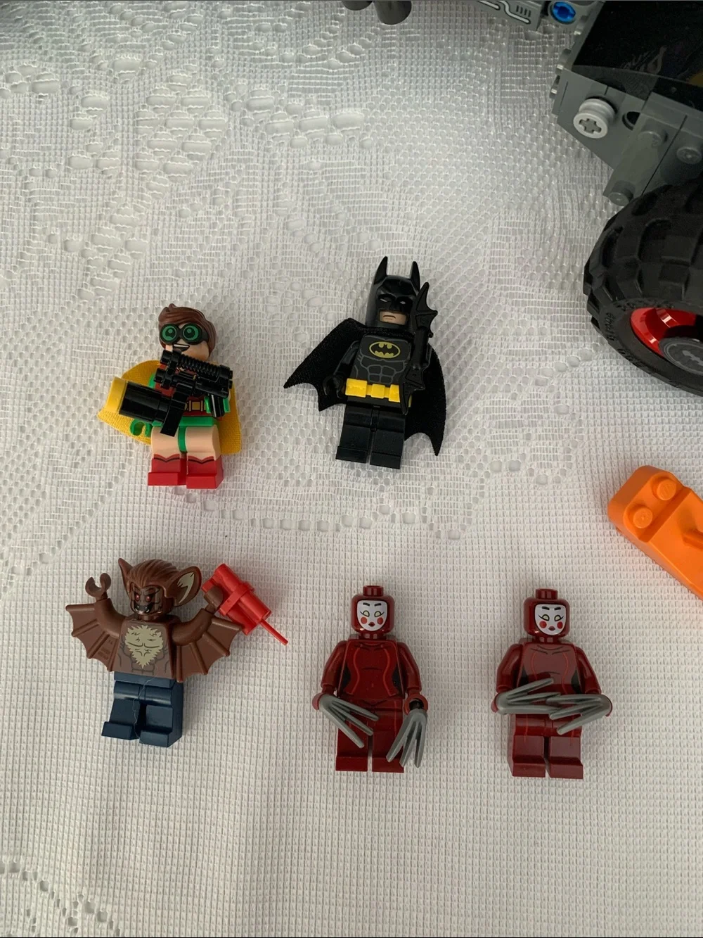 LEGO 70905 The Batmobile 100% complete